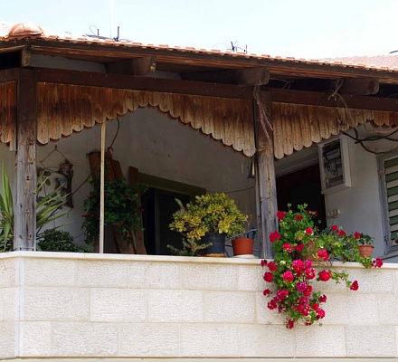 Die frühbyzantinische Kirche in Privatbesitz wurde mehrmals ausgegraben und erneut begraben