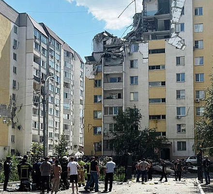 Представители Саратовской епархии посетили пострадавших при взрыве газа в жилом доме Саратова