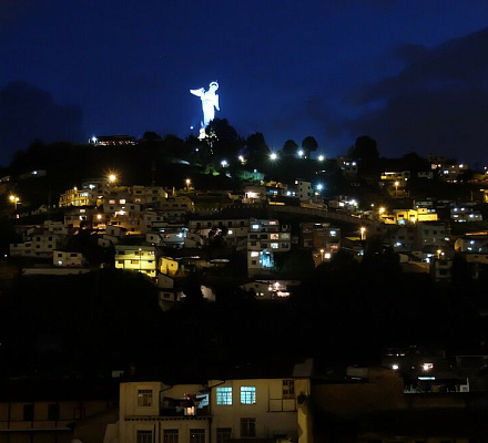 Statue Unserer Lieben Frau von Quito (La Virgen de Quito)