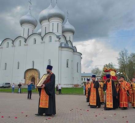 В Вологодской епархии встретили мощи святителя Тихона, Патриарха Московского и всея России