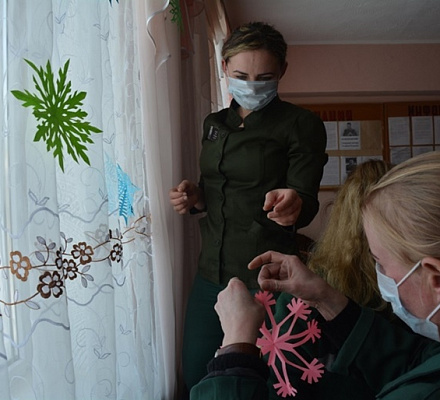 Geschenke wurden in das Waisenhaus der Frauenkolonie im Kuban gebracht