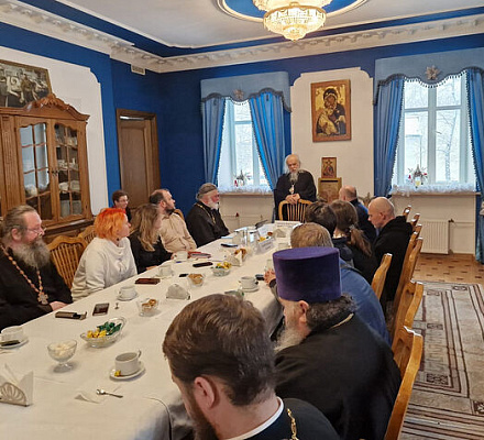 На рождественских чтениях обсудили помощь церкви бездомным