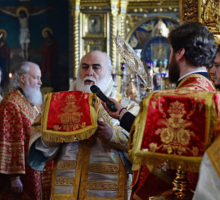 In Ugra im Dorf Seliyarovo wird der Rektor der Kirche über soziale Netzwerke gesucht