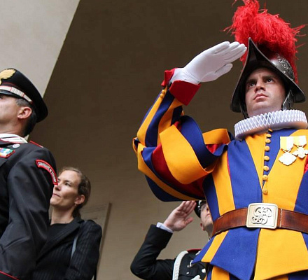 Die Rekruten der Vatikanischen Schweizer Garde beginnen mit den Übungen