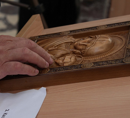 Eine Wanderausstellung mit Ikonen für Blinde in der Region Belgorod