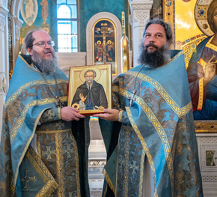 В московский Сретенский монастырь прибыла святыня из Сербии