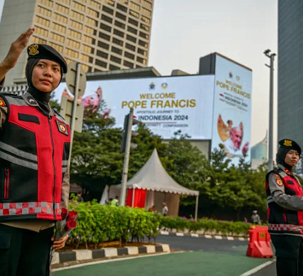 Папа Франциск начинает историческое апостольское путешествие в Юго-Восточную Азию и Океанию