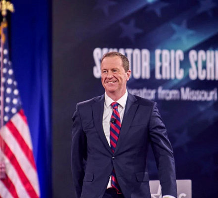 Сенатор США представляет законопроект о том, чтобы сделать пасхальный понедельник федеральным праздником