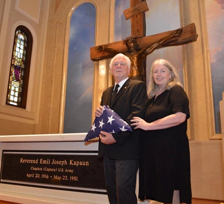 Племянник отца Эмиля Капауна вспоминает о героическом дяде после выхода фильма о военных капелланах