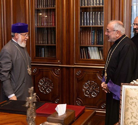 Католикос Всех Армян принял новоназначенного руководителя Армянской Католической Церкви Армении, Грузии, России и Восточной Европы