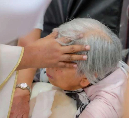 Никарагуа запрещает священникам помазывать умирающих в больницах