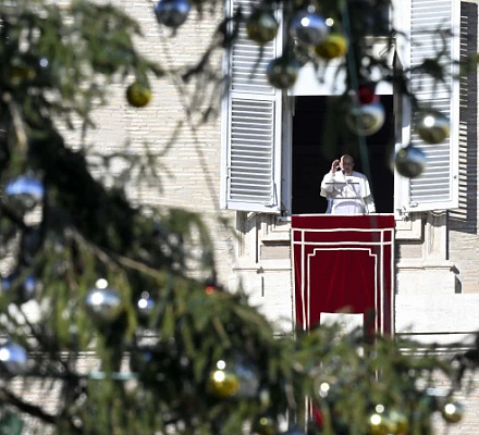 Папа Франциск молится о гонимых христианах в праздник святого Стефана