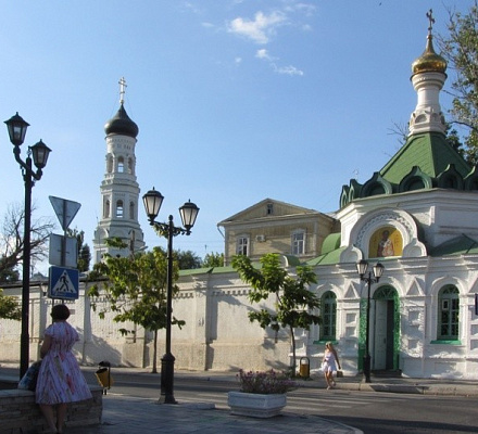 Die erste kostenlose Autotour durch die Tempel fand in Astrachan statt