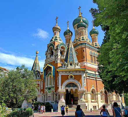 Die Nikolauskathedrale in Nizza kann als das beste Architekturdenkmal Frankreichs bezeichnet werden