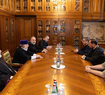 Католикос Всех Армян принял делегацию Румынской Православной Церкви