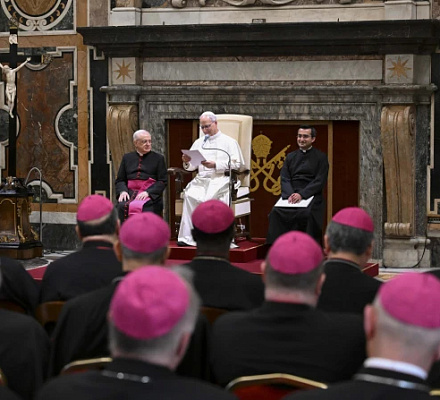 Папа Лев XIV: Церковь "всегда будет защищать священное право верить в Бога