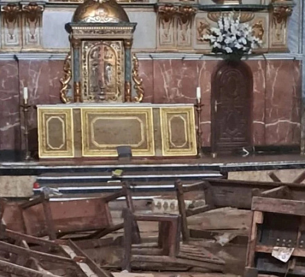 Поток грязи застает врасплох прихожан во время евхаристической адорации в Испании