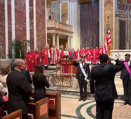 Вашингтонская архиепархия празднует ежегодную Красную мессу в преддверии окончания срока полномочий Верховного суда