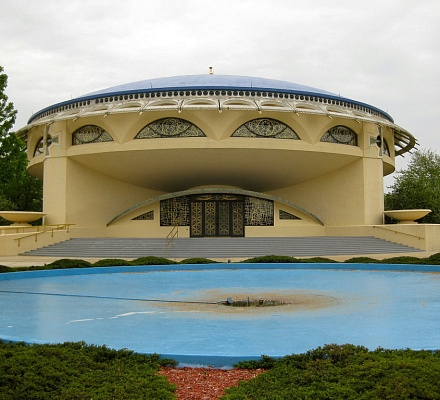 Die griechische Verkündigungskirche in Vovatos: ein Tempel oder ein UFO ?!