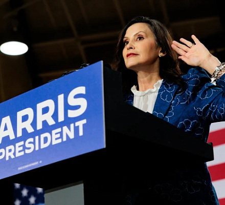 Католические епископы Мичигана осуждают видео с чипом губернатора Уитмер как "издевательство" над верующими