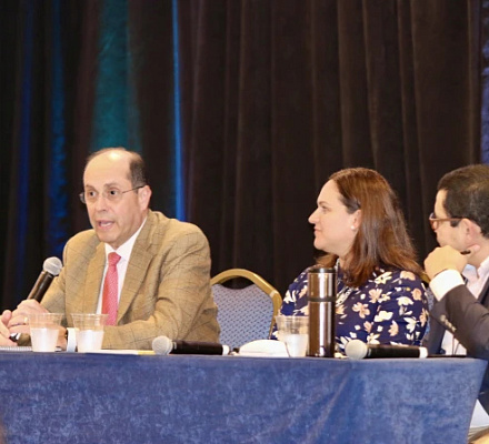 Реагируя на знамения времени, мы возрождаем испаноязычное служение - и всю Церковь в целом