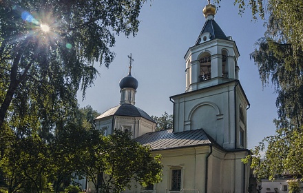 Kirche der Absetzung der Heiligen Jungfrau Maria in Leonov in Moskau