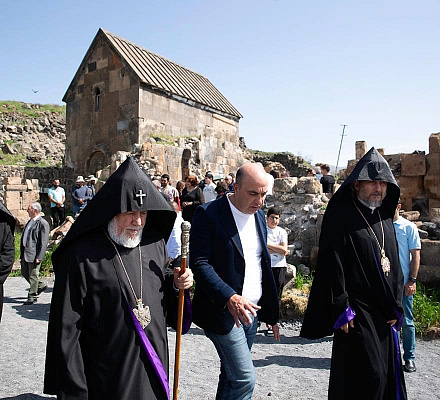 Католикос Всех Армян посетил монастырский комплекс Святого Саргиса общины Уши Арагацотнской епархии