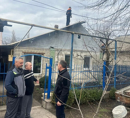 Глава Ясиноватского района ДНР встретился с добровольцами-ремонтниками Патриаршей гуманитарной миссии