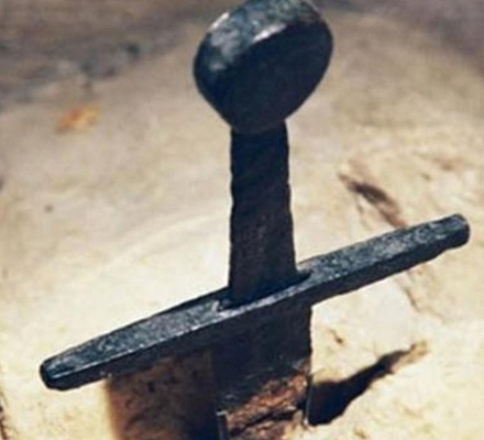 Das Schwert im Stein: die italienische Version