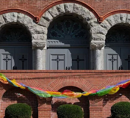 1,2 миллиона африканцев покинули Объединенную методистскую церковь после отмены запрета на ЛГБТ-священнослужителей и «венчание» однополых пар