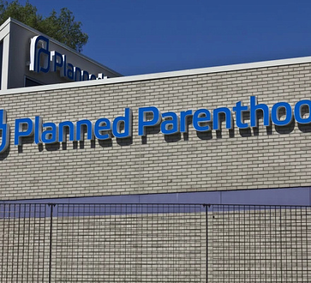 Planned Parenthood заявляет, что число абортов достигло рекордного уровня, а финансирование налогоплательщиками увеличивается
